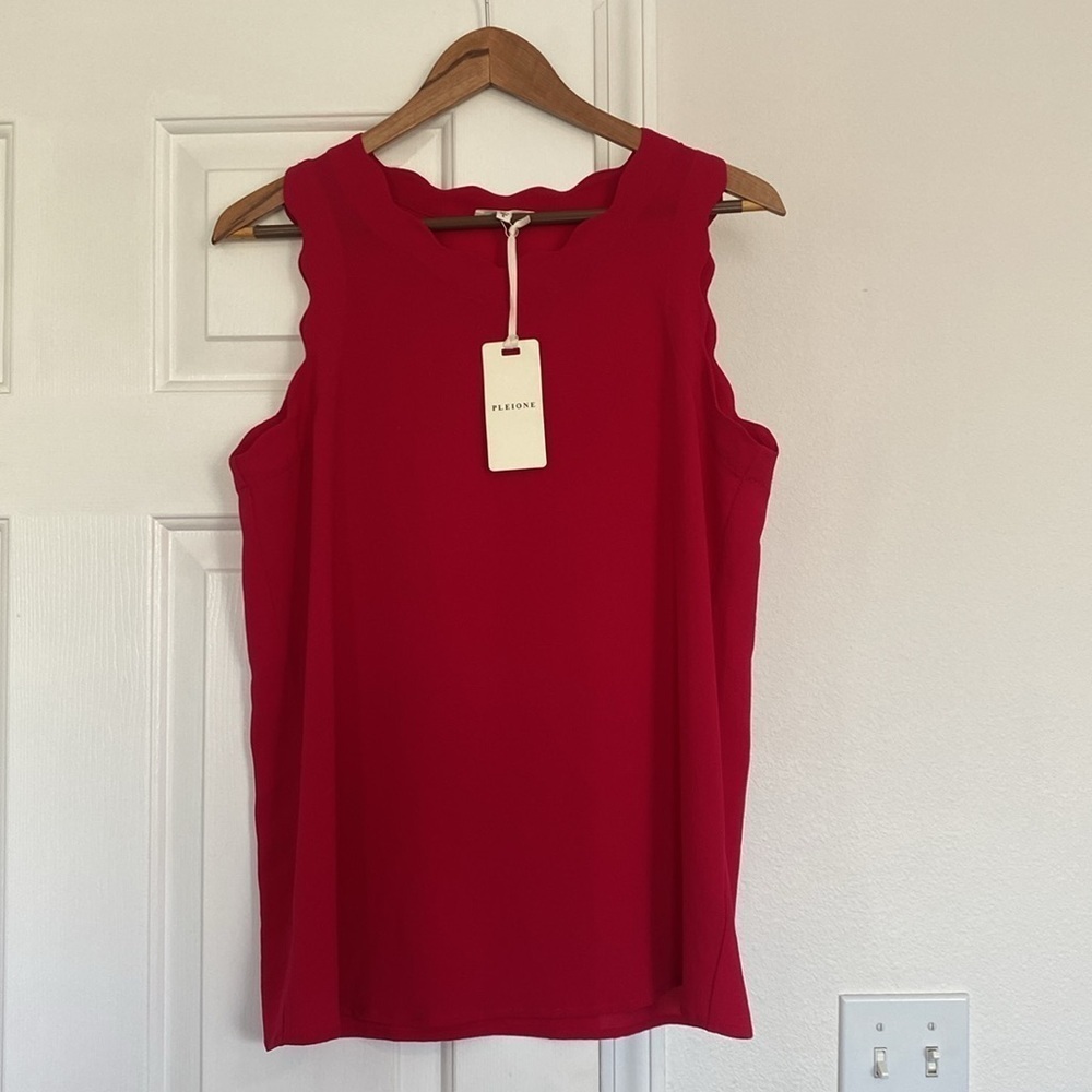 Pleione NWT  cherry red sleeveless blouse, size small.